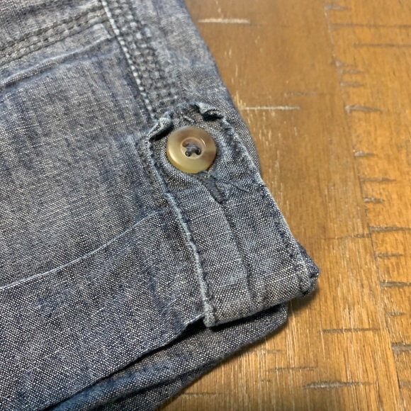 Levi’s Strauss Women’s casual shorts - Picture 2 of 4